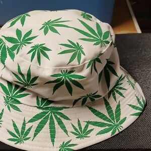 Leaf Patterned Bucket Hat